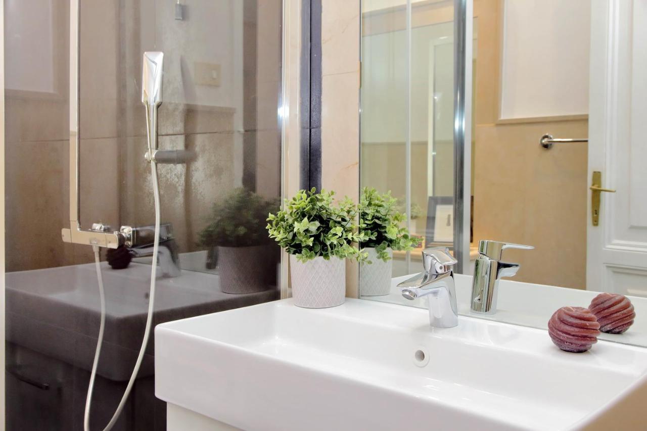4Bnb - Tiberina Spacious Apartment Rome Luaran gambar